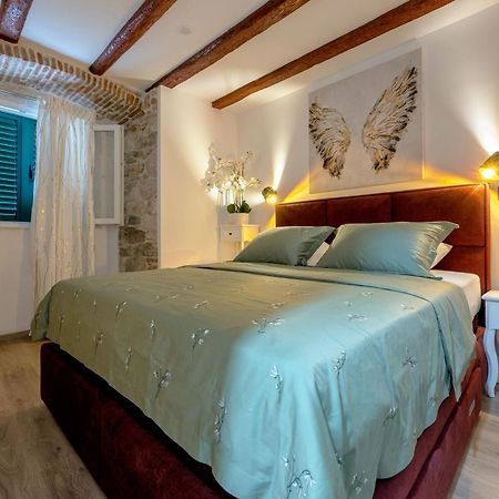 Bernard Deluxe Renovated Peaceful Old Town Gem Apartment Сплит Екстериор снимка