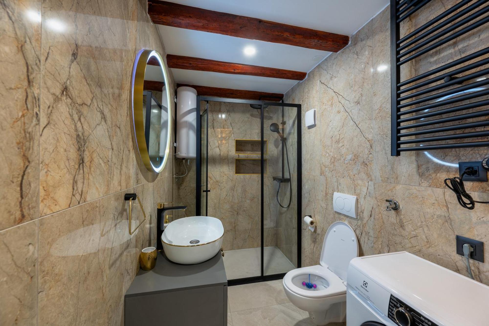 Bernard Deluxe Renovated Peaceful Old Town Gem Apartment Сплит Екстериор снимка