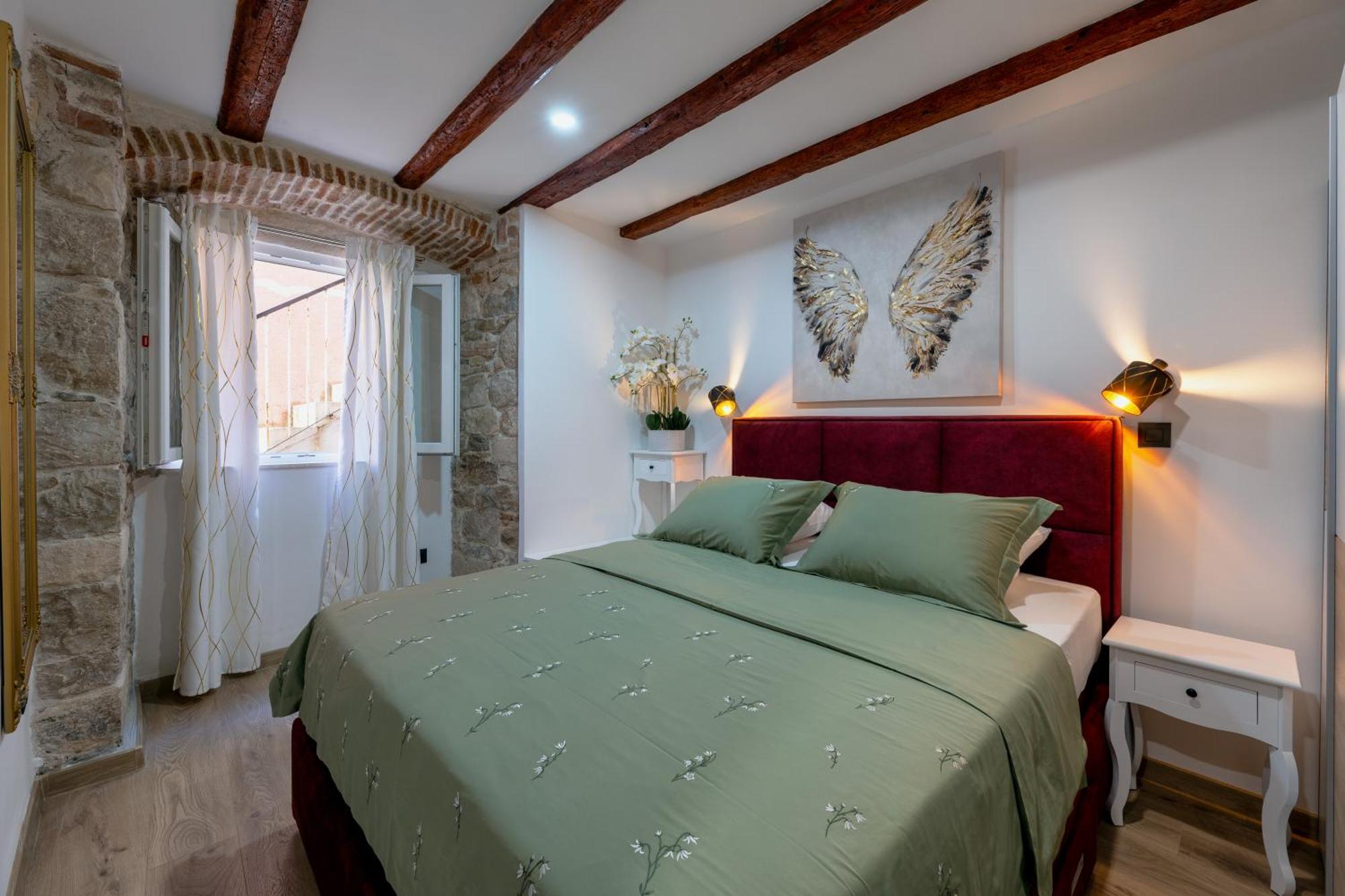 Bernard Deluxe Renovated Peaceful Old Town Gem Apartment Сплит Екстериор снимка