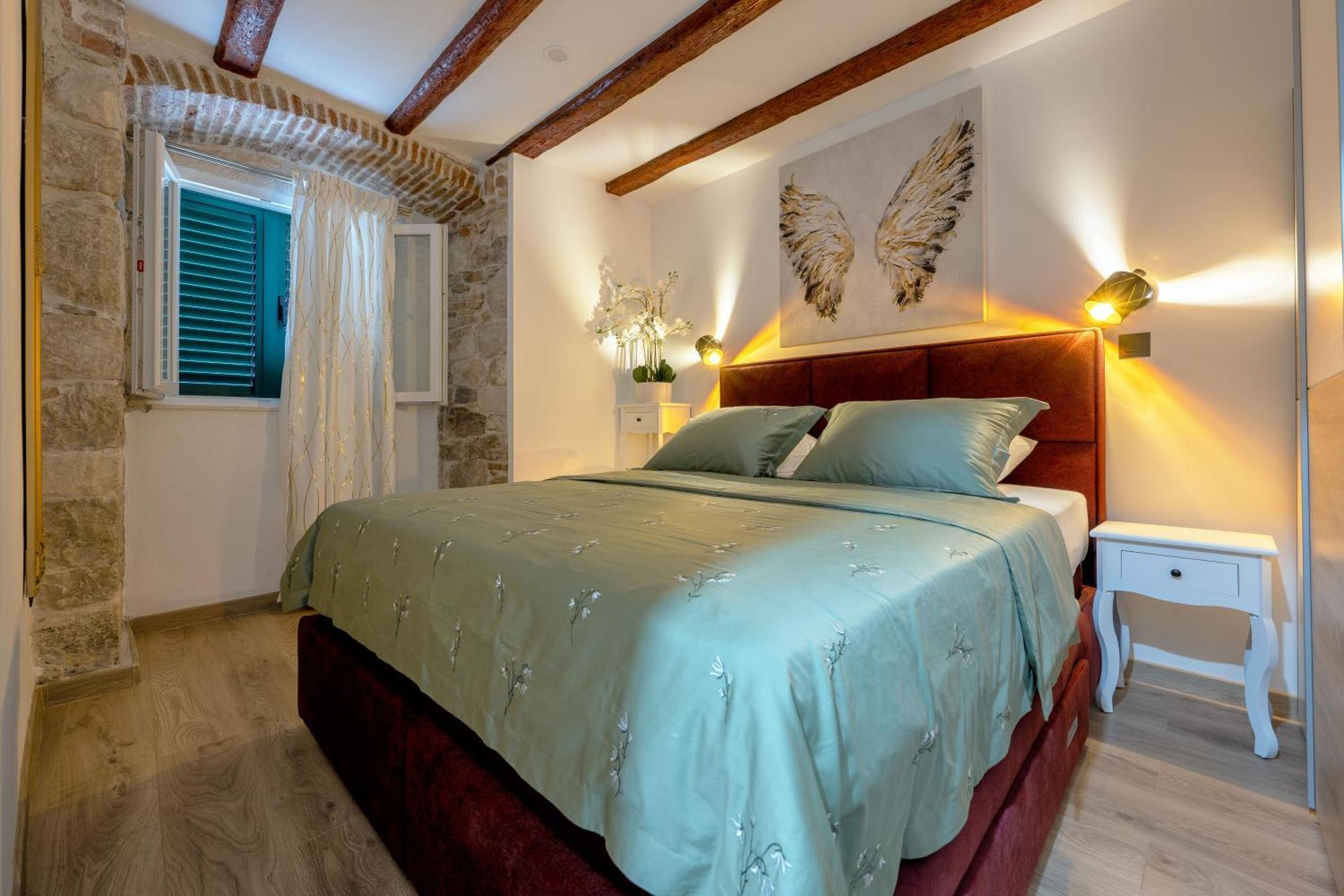 Bernard Deluxe Renovated Peaceful Old Town Gem Apartment Сплит Екстериор снимка