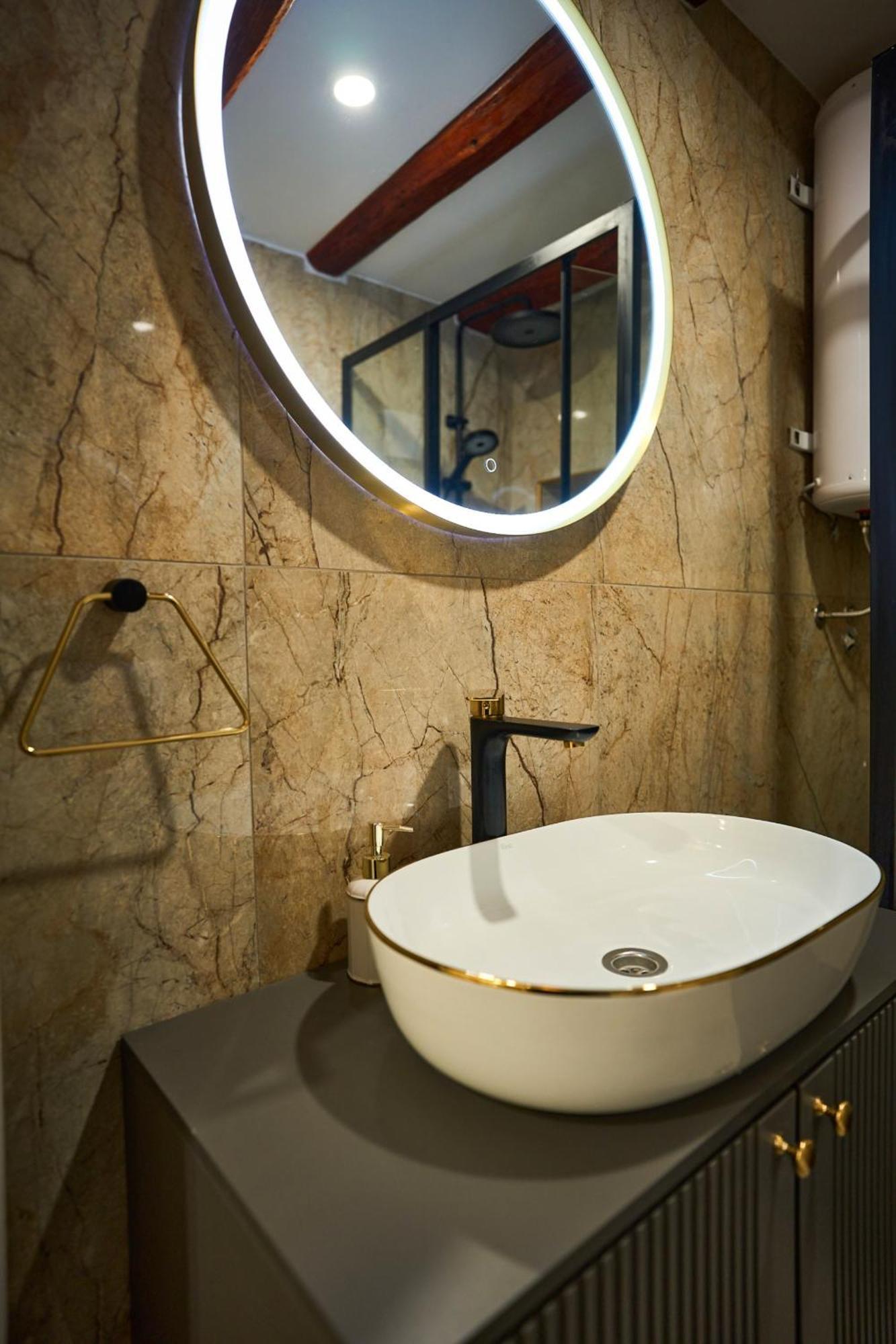 Bernard Deluxe Renovated Peaceful Old Town Gem Apartment Сплит Екстериор снимка